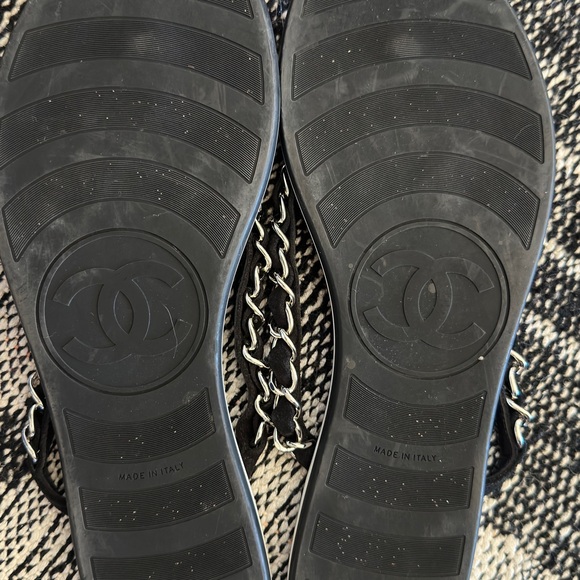 Chanel Flip Flops Rubber & Suede Chainlink Beach Sandals Black SHW CC 40 G30870 - Picture 5 of 6